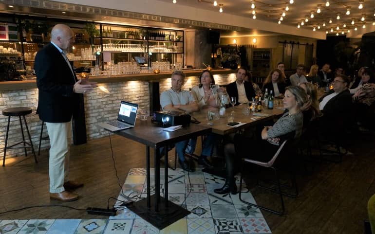 Foto van aanwezigen tijdens stakeholdersdiner
